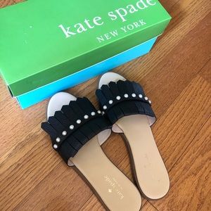 Kate spade black tumbled leather sandals
